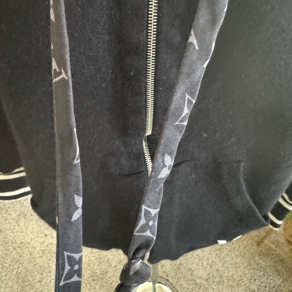 🚨Price reduced to sell🚨Cashmere blend, authentic Louis Vuitton hoodie - Picture 10 of 10